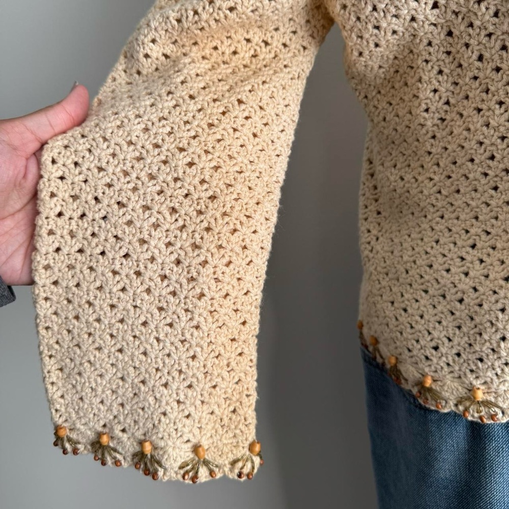 90s Crochet + Wood Bead Cardigan - Picture 4 of 8
